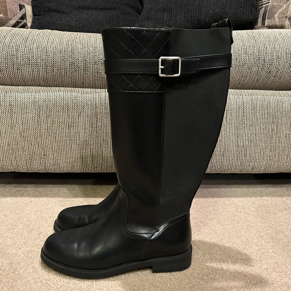 Like New St. John’s Bay Boots 8.5W